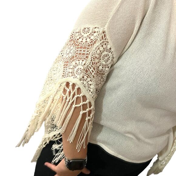 Hollister (OS) Cream Lace Tassel Fringe Sleeve Loose Fit Knit Poncho Top - Picture 5 of 12
